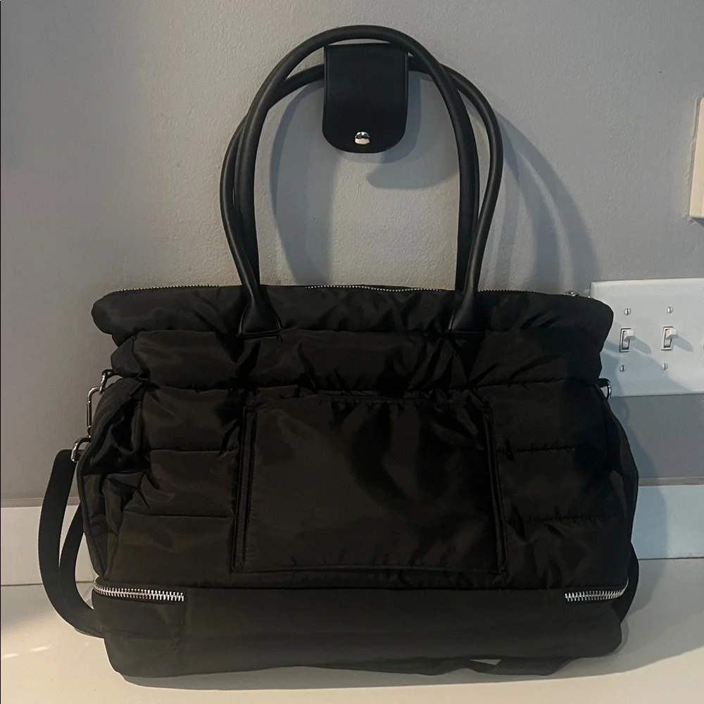 Black Quilted Puffer Weekender Bag - Men's Travel Shoulder & Top-Handle Bag